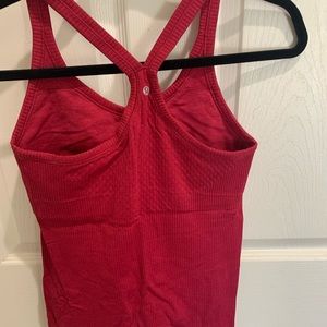 Lululemon tank